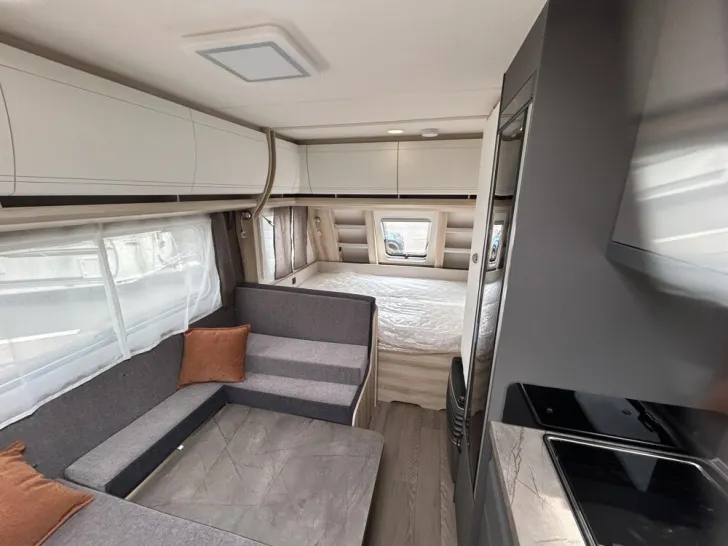 Fahrzeugbild Hobby De Luxe 490 KMF #11