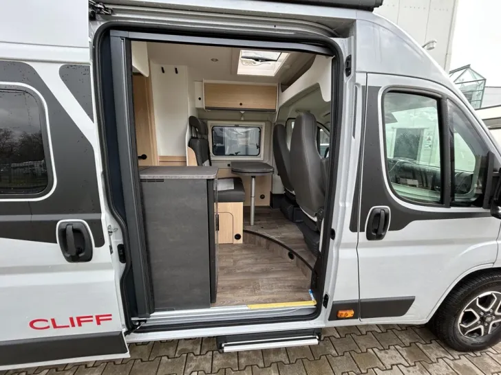 Fahrzeugbild Sunlight Camper Van Cliff 640 Adventure Edition #6