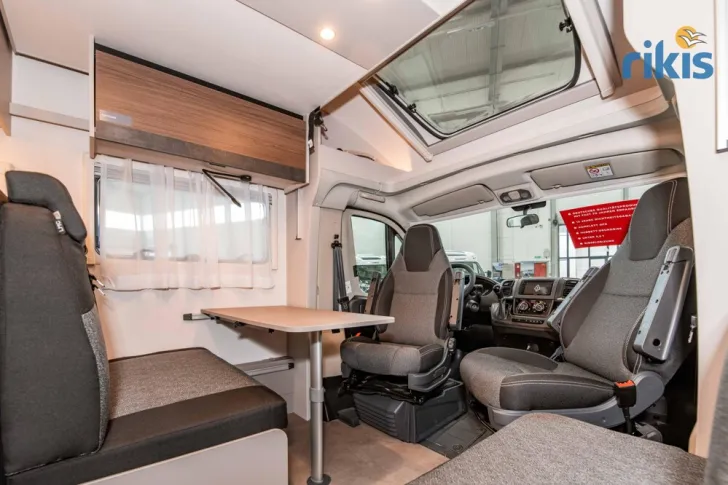 Fahrzeugbild LMC Tracer 730 EL #12
