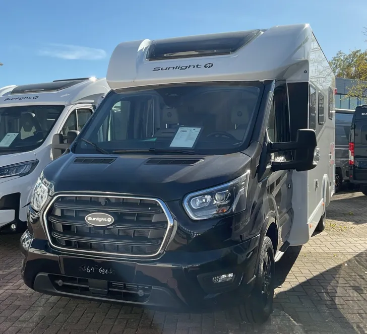 Fahrzeugbild Sunlight Adventure T Ford 690L #1