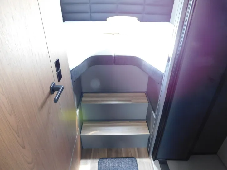 Fahrzeugbild Niesmann + Bischoff Arto 84 AHK, Festtank-Toilette, Gastank, Hubbett #20