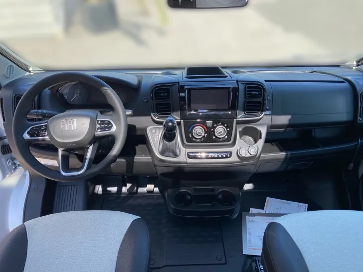 Fahrzeugbild Weinsberg CaraCompact EDITION PEPPER 600 MEG 8-Stufen-Wandlerautoma #10