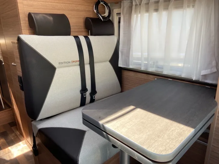 Fahrzeugbild Weinsberg CaraCompact EDITION PEPPER 600 MEG 8-Stufen-Wandlerautoma #12