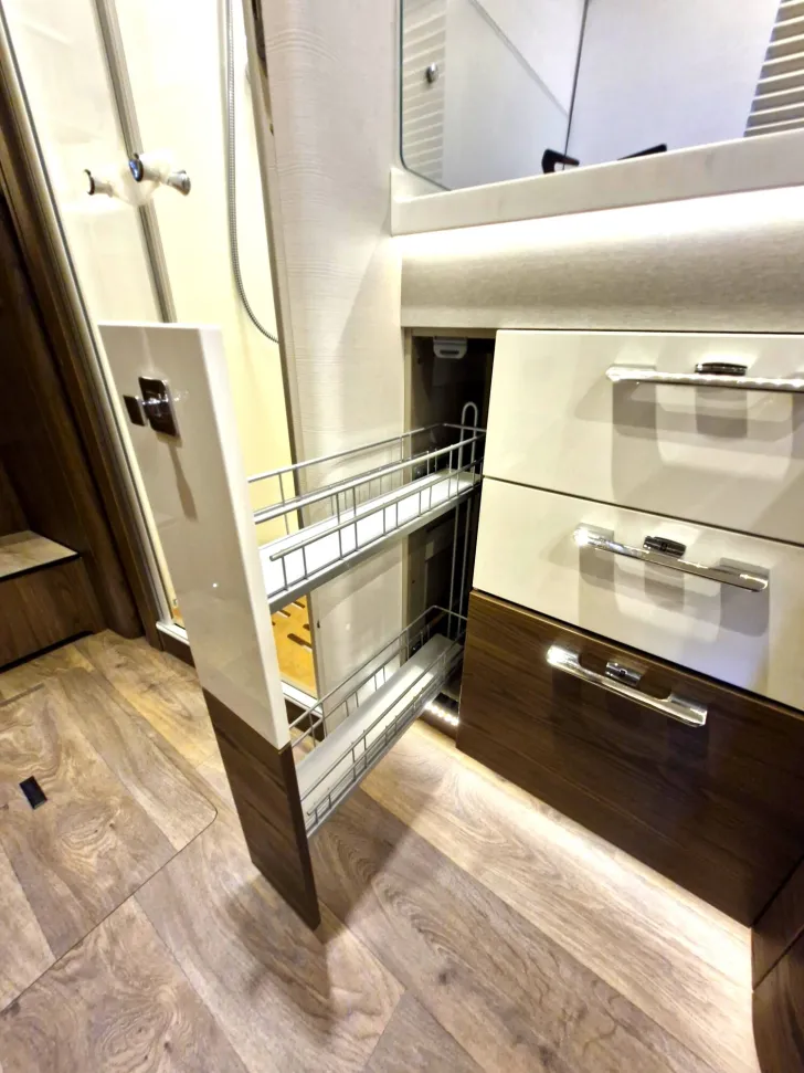 Fahrzeugbild Hymer B-Klasse ML I 780 *Vollluftfahrwerk*Hubstützen*ArktisPaket* #21