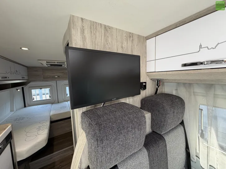 Fahrzeugbild Bravia Mobil Swan 636 Dachklima SAT 2xTV Busbiker 18Zoll ZLF #16