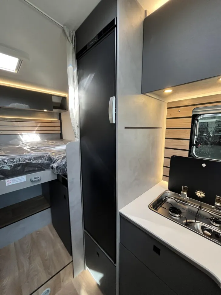 Fahrzeugbild Crosscamp EXPDN 7.0 E Peugeot #8