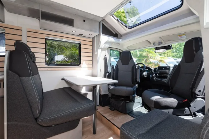 Fahrzeugbild Crosscamp EXPDN T 7.4 E Peugeot *Automatik, 4 Pers.+470kg* #6