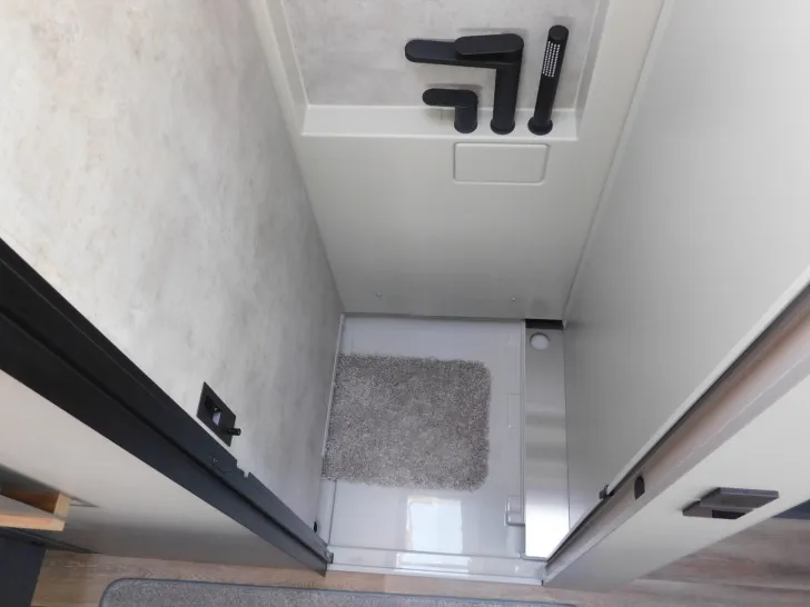 Fahrzeugbild Niesmann + Bischoff iSmove 6.9 E #19
