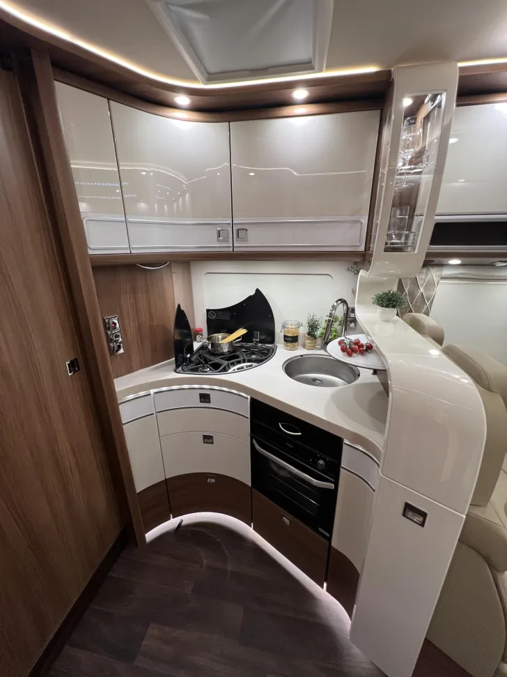 Fahrzeugbild Carthago chic s-plus I 61 XL LE (323) #21