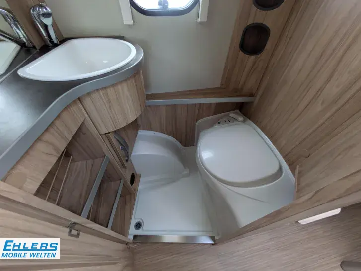 Fahrzeugbild Hymer Eriba Eriba Nova Light 442 Mover/Solar/Fahrradträger/Vorzelt/Markise/TV #15