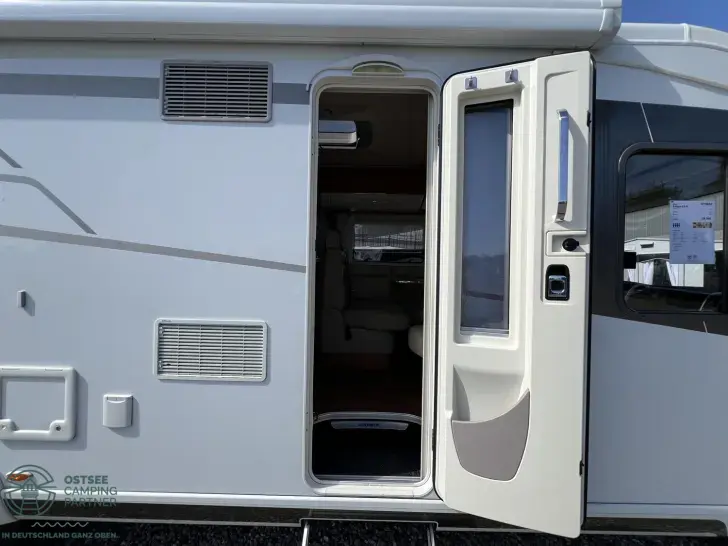 Fahrzeugbild Hymer B-Klasse 678 DL ALL IN ONE #8