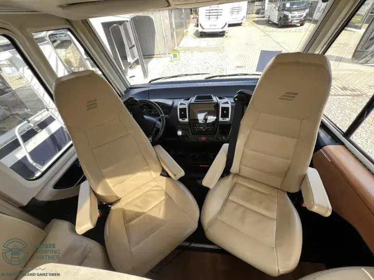 Fahrzeugbild Hymer B-Klasse 678 DL ALL IN ONE #11