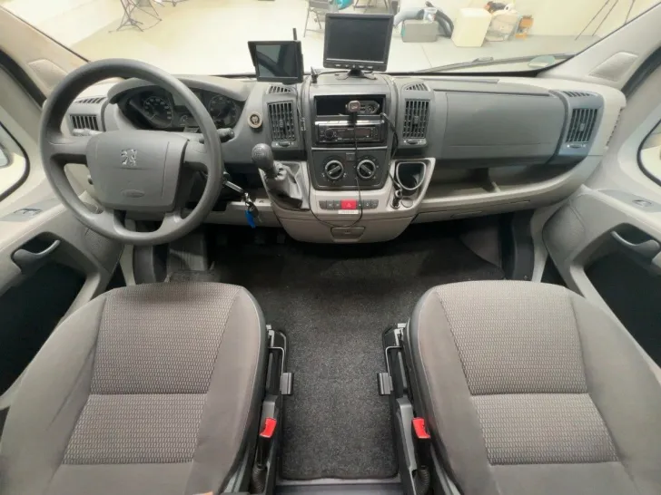 Fahrzeugbild Burow Liberty VIP 690/Festbett+Hubbett/Markise/SAT #6