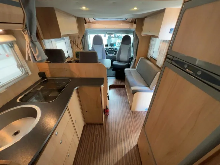 Fahrzeugbild Burow Liberty VIP 690/Festbett+Hubbett/Markise/SAT #8