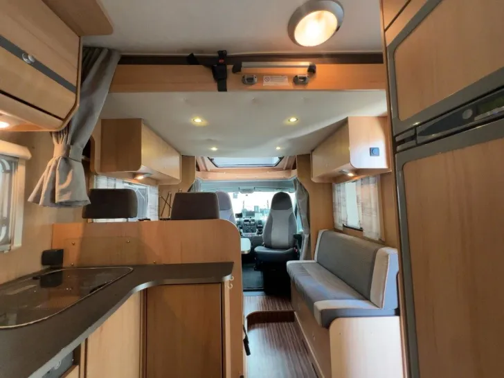 Fahrzeugbild Burow Liberty VIP 690/Festbett+Hubbett/Markise/SAT #9