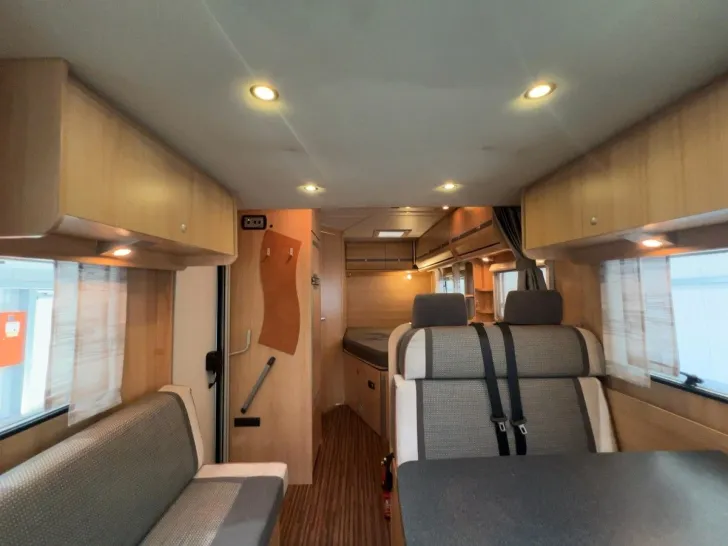 Fahrzeugbild Burow Liberty VIP 690/Festbett+Hubbett/Markise/SAT #10