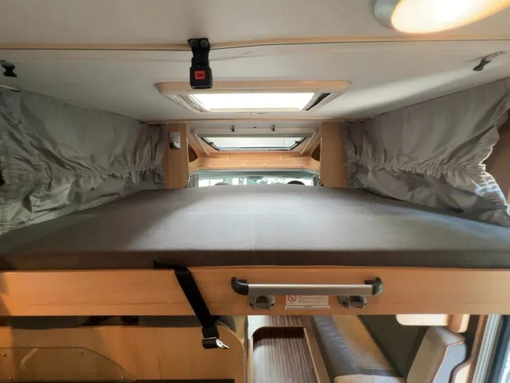Fahrzeugbild Burow Liberty VIP 690/Festbett+Hubbett/Markise/SAT #12