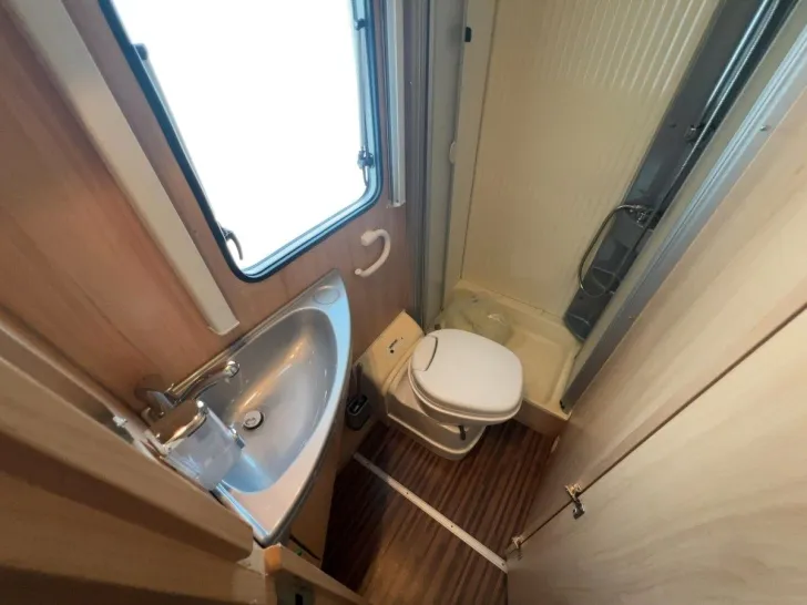 Fahrzeugbild Burow Liberty VIP 690/Festbett+Hubbett/Markise/SAT #15