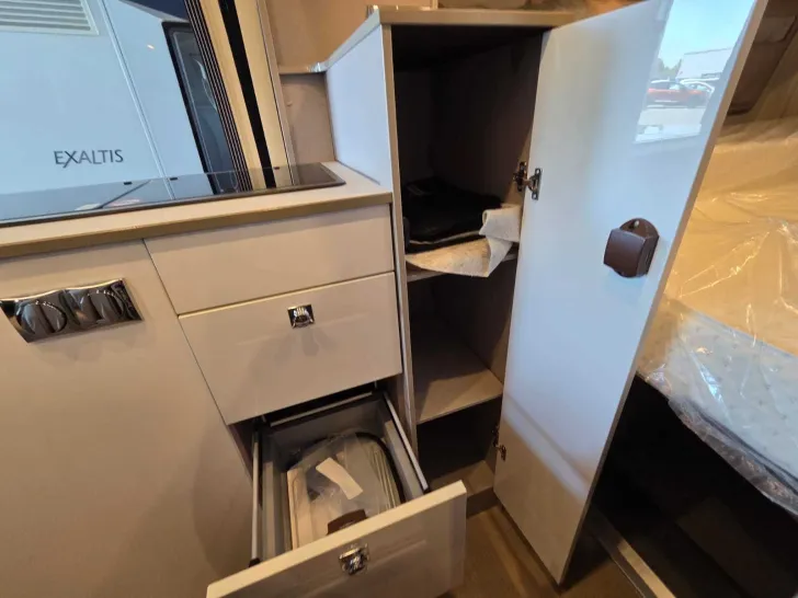 Fahrzeugbild Bürstner Delfin C 621 AHK+RF+Truma Combi D-6E+LM #21