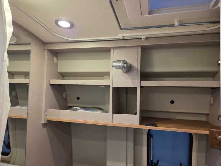 Fahrzeugbild Bürstner Delfin C 621 AHK+RF+Truma Combi D-6E+LM #27