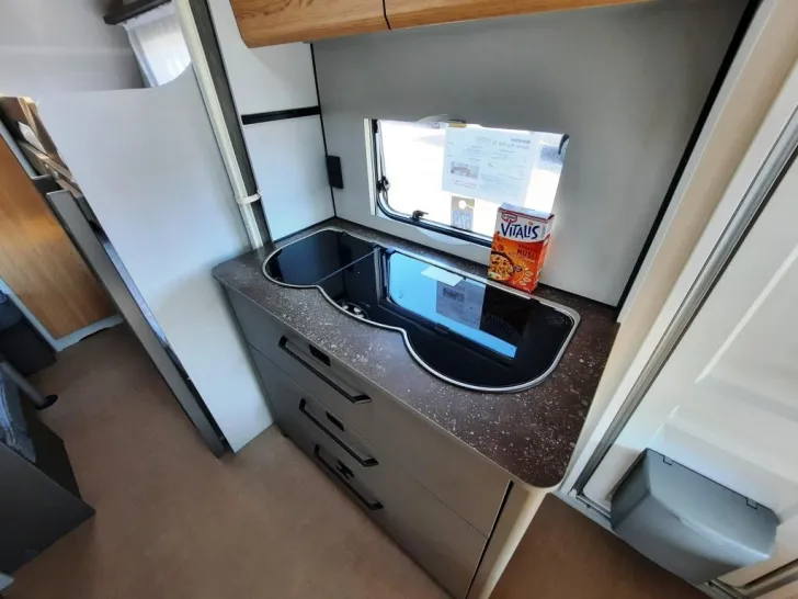 Fahrzeugbild Bürstner B66 Plus 510 TK Verfüg./Sparen Sie 4.630,- € #13