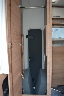 Fahrzeugbild Weinsberg X-CURSION VAN 500 LT EDITION [PEPPER] Easy-Move-Bett für 2 Personen #6