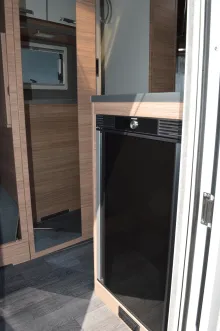 Fahrzeugbild Weinsberg X-CURSION VAN 500 LT EDITION [PEPPER] Easy-Move-Bett für 2 Personen #7