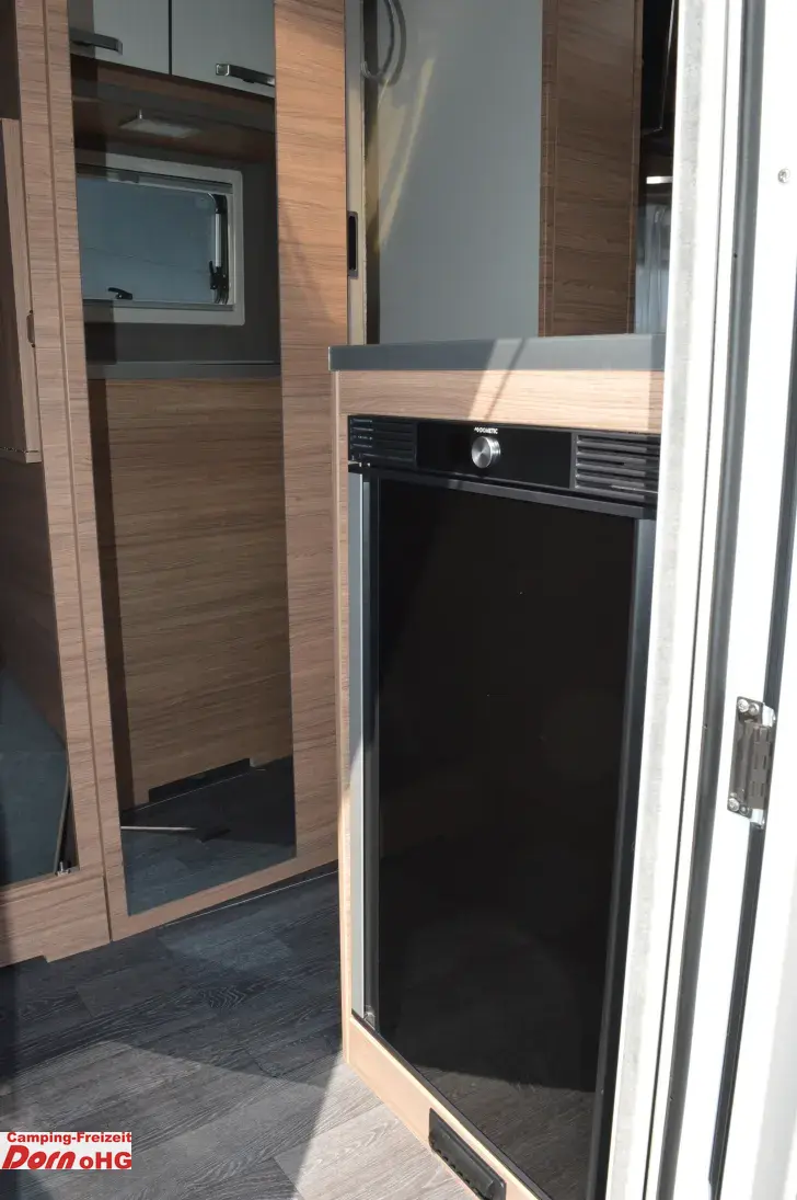 Fahrzeugbild Weinsberg X-CURSION VAN 500 LT EDITION [PEPPER] Easy-Move-Bett für 2 Personen #7