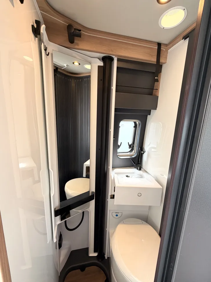 Fahrzeugbild Knaus BoxLife 540 MQ Platinum Selection ACC, Hubbett, AHK, Automatik #12