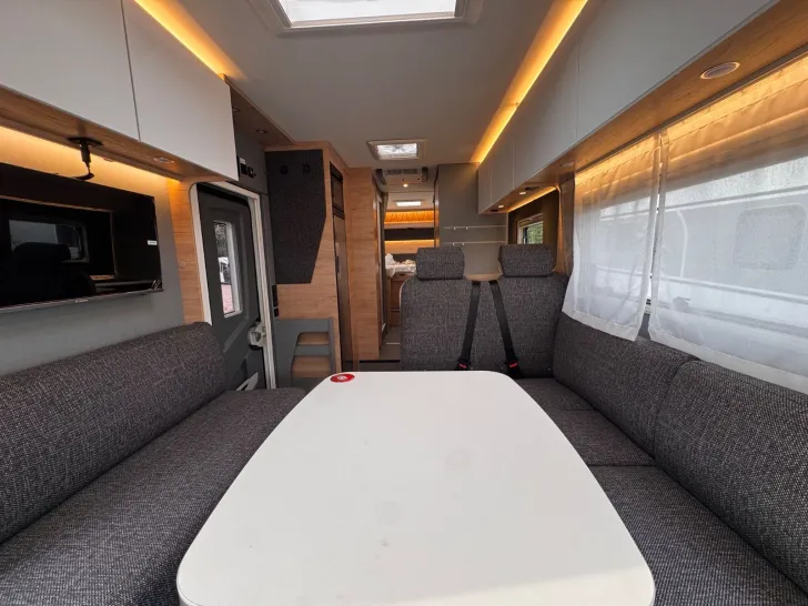 Fahrzeugbild Dethleffs XL Integriert I 7812-2 Modell 2026 Hubstützen #3