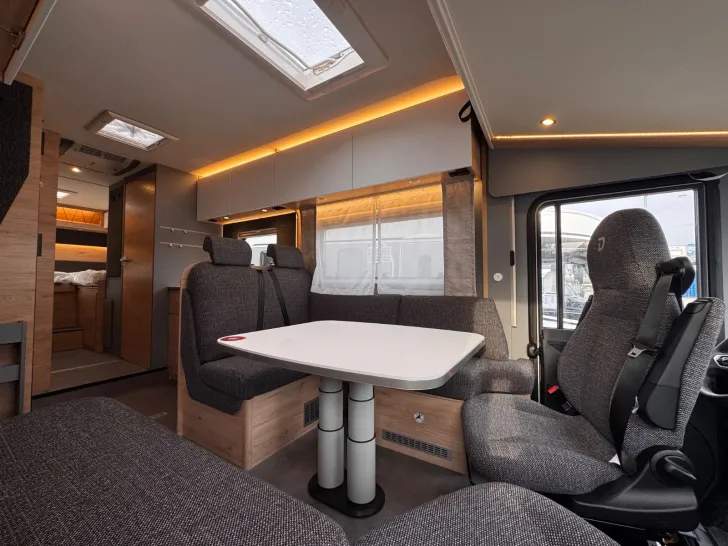 Fahrzeugbild Dethleffs XL Integriert I 7812-2 Modell 2026 Hubstützen #5