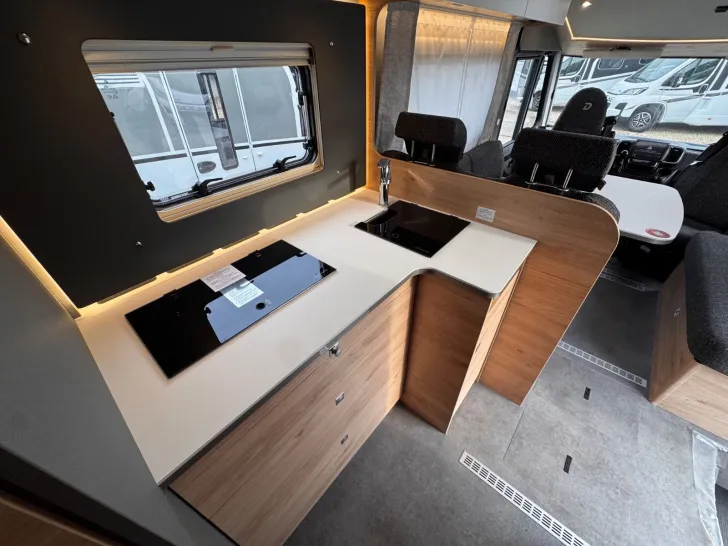 Fahrzeugbild Dethleffs XL Integriert I 7812-2 Modell 2026 Hubstützen #8