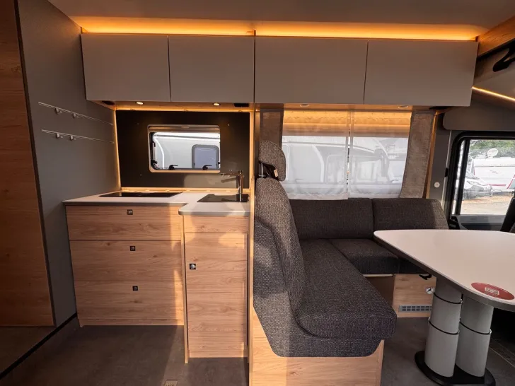 Fahrzeugbild Dethleffs XL Integriert I 7812-2 Modell 2026 Hubstützen #16