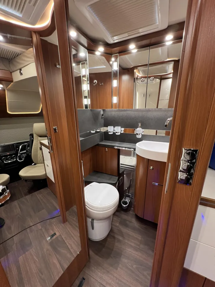 Fahrzeugbild Carthago liner-for-two I 53 Iveco (324) #41