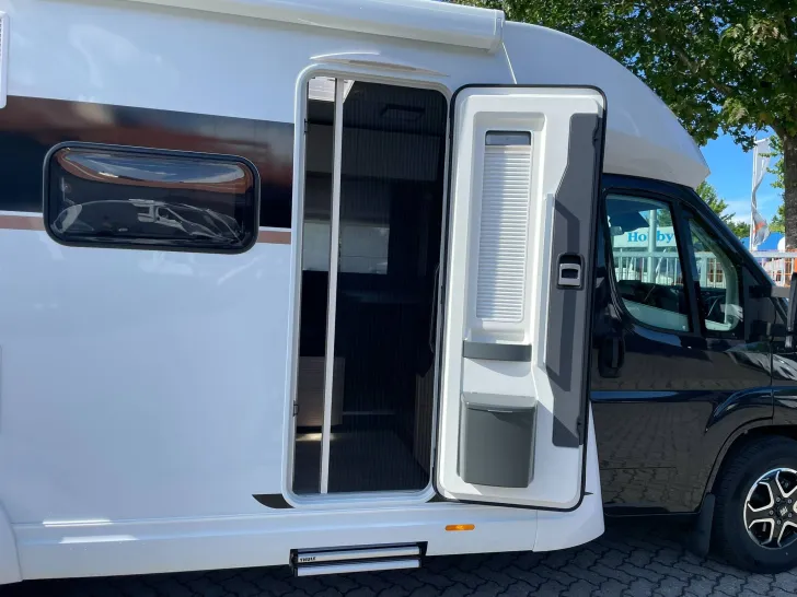 Fahrzeugbild Hobby MAXIA T 710 GE #9
