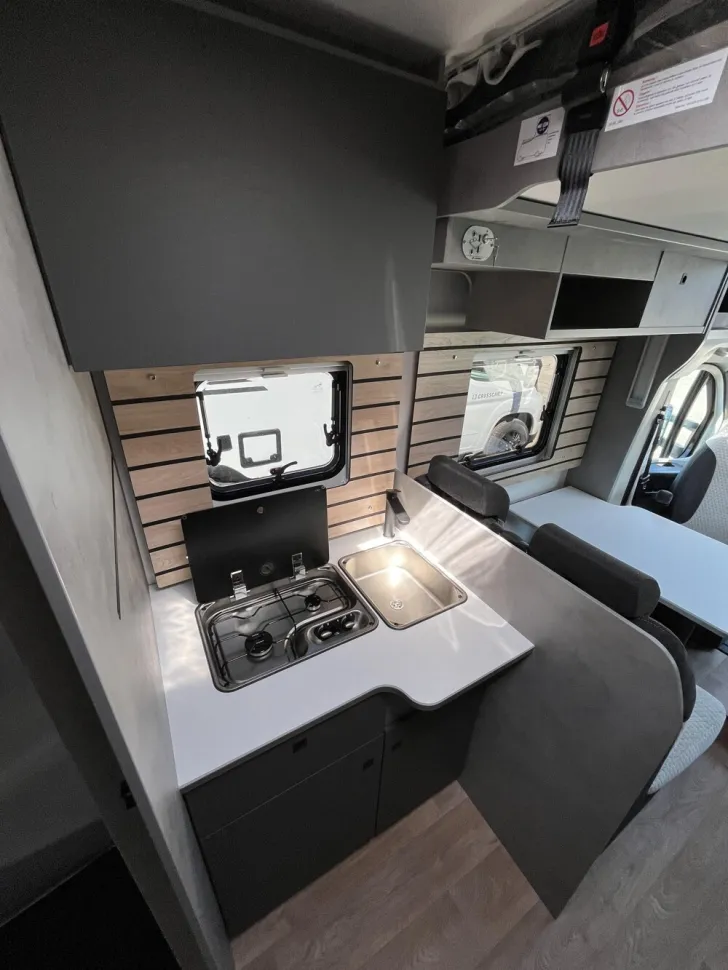 Fahrzeugbild Crosscamp EXPDN 7.4 E Peugeot #9
