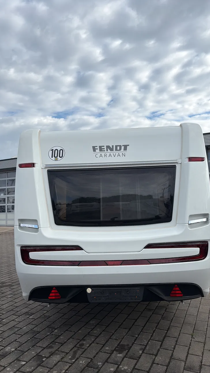 Frontal Hinten Fendt Apero 495 SFB