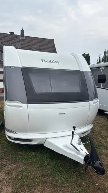 Frontal Vorne Hobby De Luxe 495 WFB Auflastung 1800 kg
