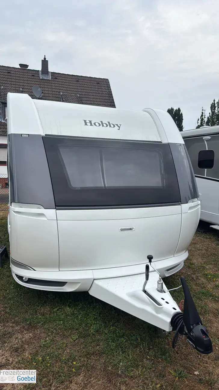Frontal Vorne Hobby De Luxe 495 WFB Auflastung 1800 kg
