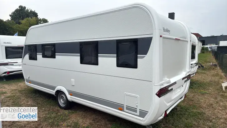 Frontal Hinten Hobby De Luxe 495 WFB Auflastung 1800 kg