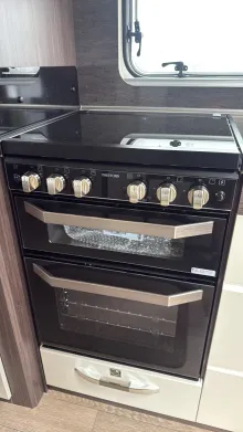 Fahrerhaus Hobby Prestige 720 WQC Backofen