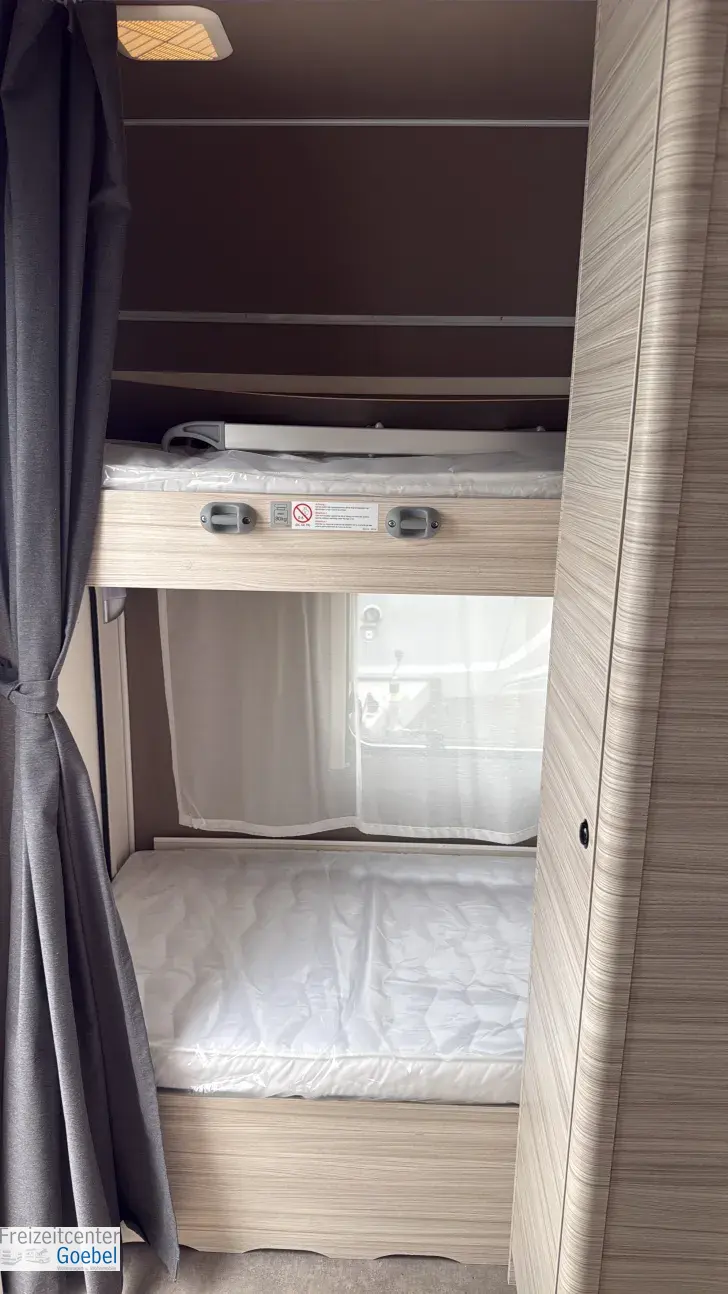 Etagenbetten Dethleffs c' joy 480 QLK Active kompakter Familienwohnwagen