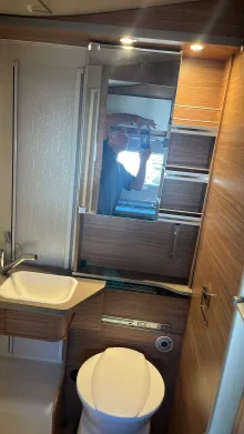Schräg Hinten Weinsberg CaraSuite 650 MEG *Preisgarantie*