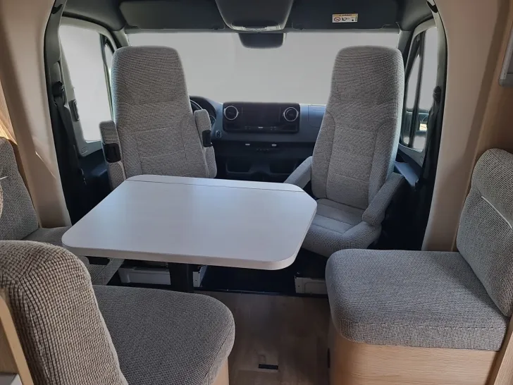 Fahrzeugbild Hymer B-Klasse MC T 680 Hubbett, 5. Sitz #11