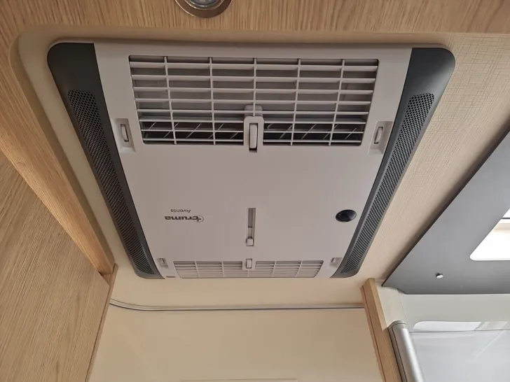 Fahrzeugbild Hymer B-Klasse MC T 680 Hubbett, 5. Sitz #19