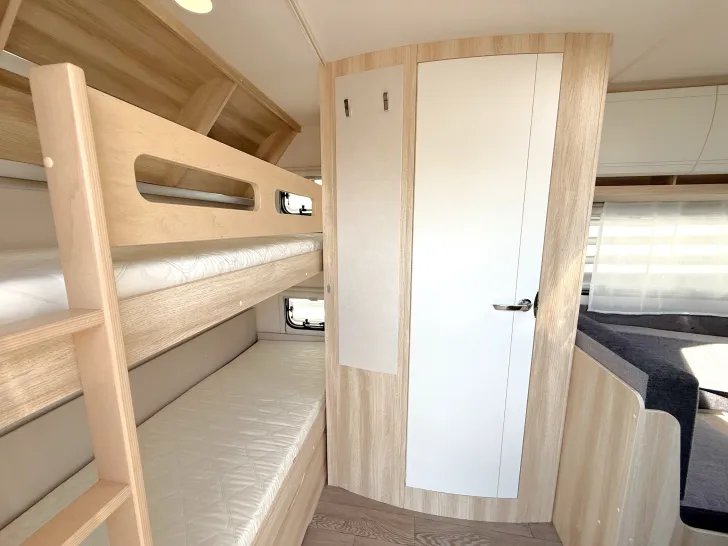 Fahrzeugbild Hobby De Luxe 490 KMF Modelljahr 2027 ausgestellt! #13