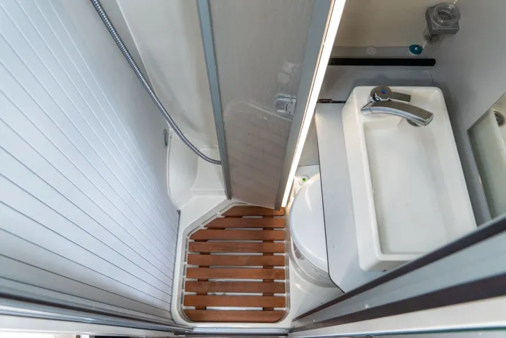 Fahrzeugbild Ahorn Camp Van 550 *Automatik*Kamera*Außendusche #17
