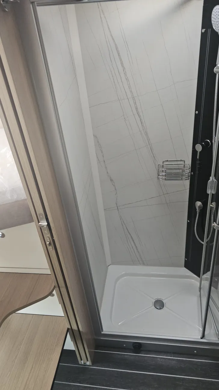 Fahrzeugbild Phoenix Midi-Alkoven Daily 7200 RSL NEUFAHRZEUG Modell 26/27 #9