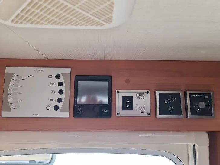 Fahrzeugbild Hymer Eriba Eriba Nova SL 545 Leder, Arktis-Paket, ALDE #21