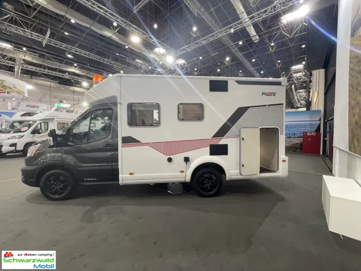 Fahrzeugbild Pilote FORD ATLAS A630G #2